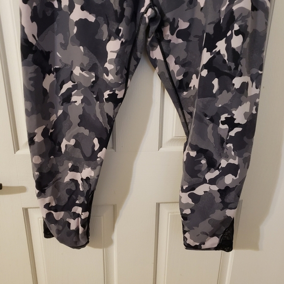 Torrid Active size 2 - Picture 2 of 7